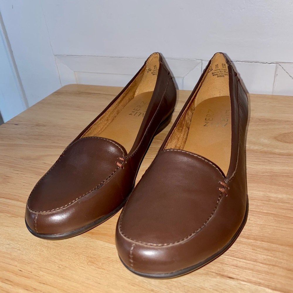 Naturalizer Saban Flats Size 6.5 Brown